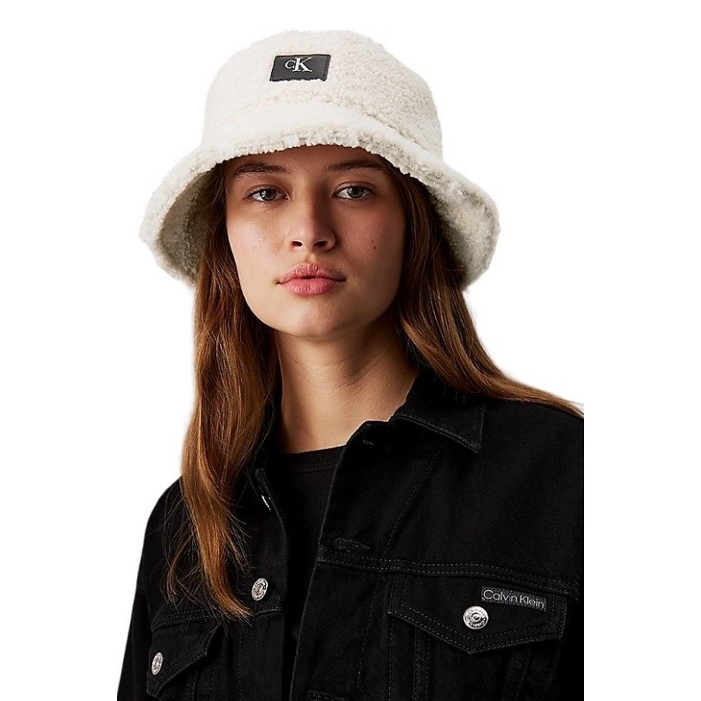 CALVIN KLEIN JEANS SHERPA BUCKET  ΚΑΠΕΛΟ ΓΥΝΑΙΚΕΙΟ OFF WHITE