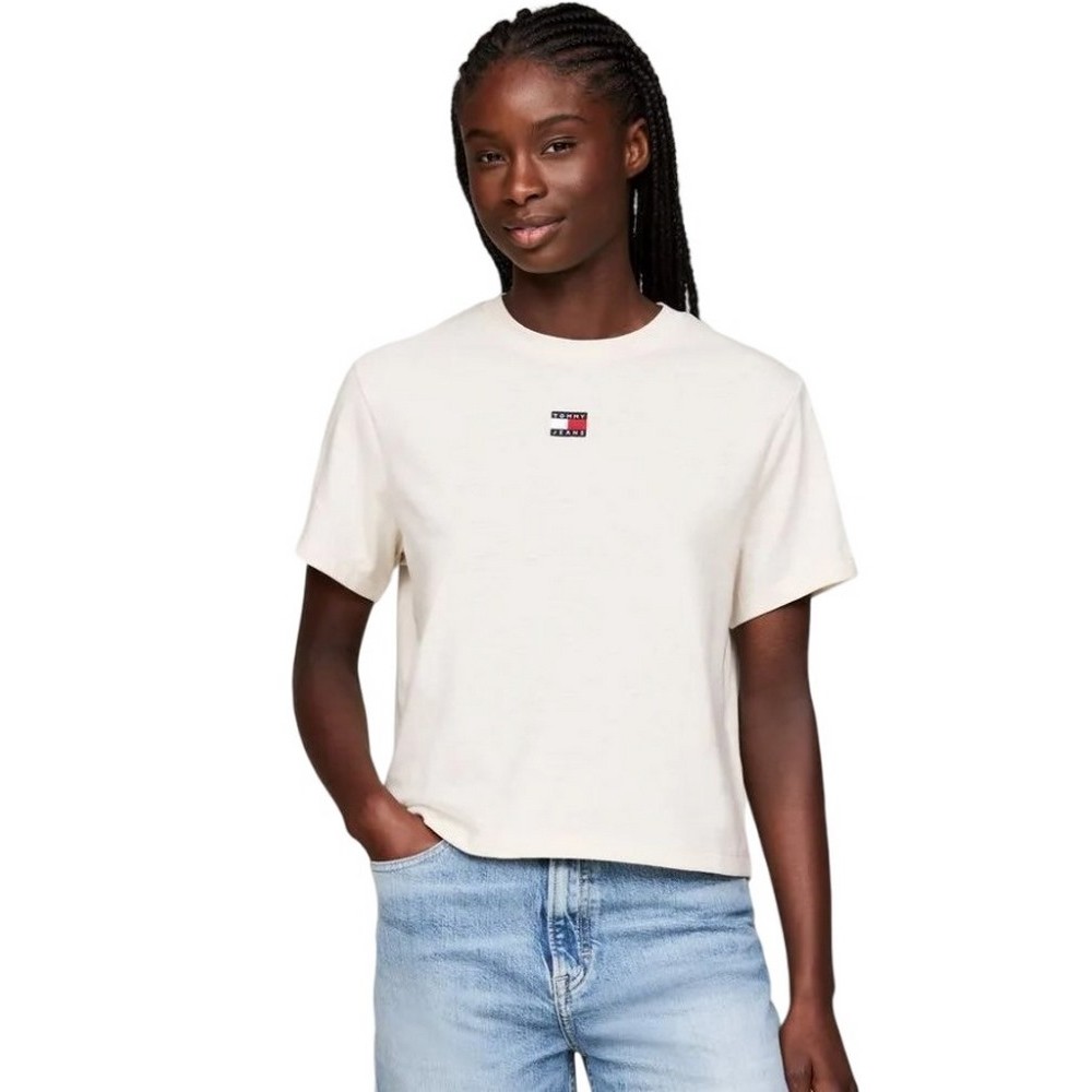 TOMMY JEANS BXY BADGE TEE T-SHIRT ΜΠΛΟΥΖΑ ΓΥΝΑΙΚΕΙΑ OFF WHITE