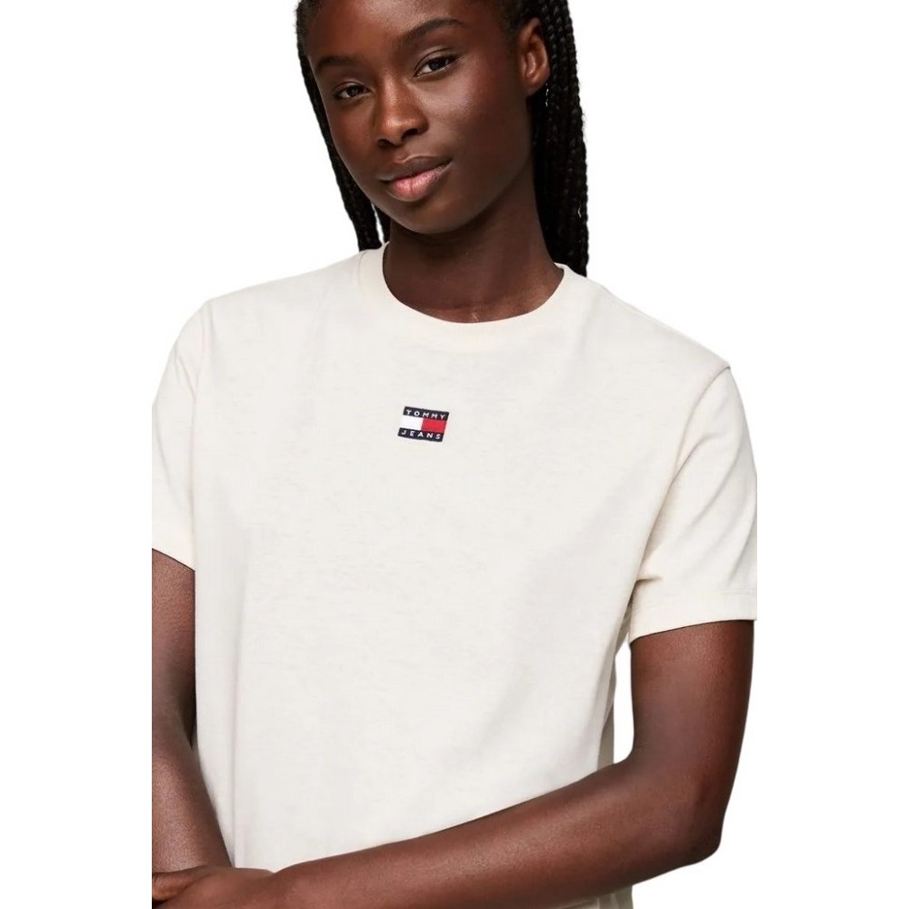 TOMMY JEANS BXY BADGE TEE T-SHIRT ΜΠΛΟΥΖΑ ΓΥΝΑΙΚΕΙΑ OFF WHITE