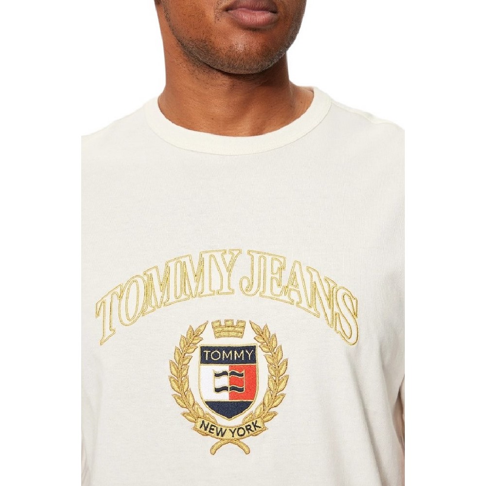 TOMMY JEANS REG TJ GOLD CREST TEE T-SHIRT ΜΠΛΟΥΖΑ ΑΝΔΡΙΚΗ OFF WHITE