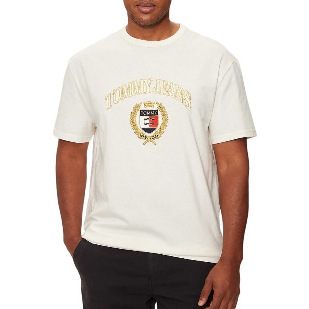 TOMMY JEANS REG TJ GOLD CREST TEE T-SHIRT ΜΠΛΟΥΖΑ ΑΝΔΡΙΚΗ OFF WHITE