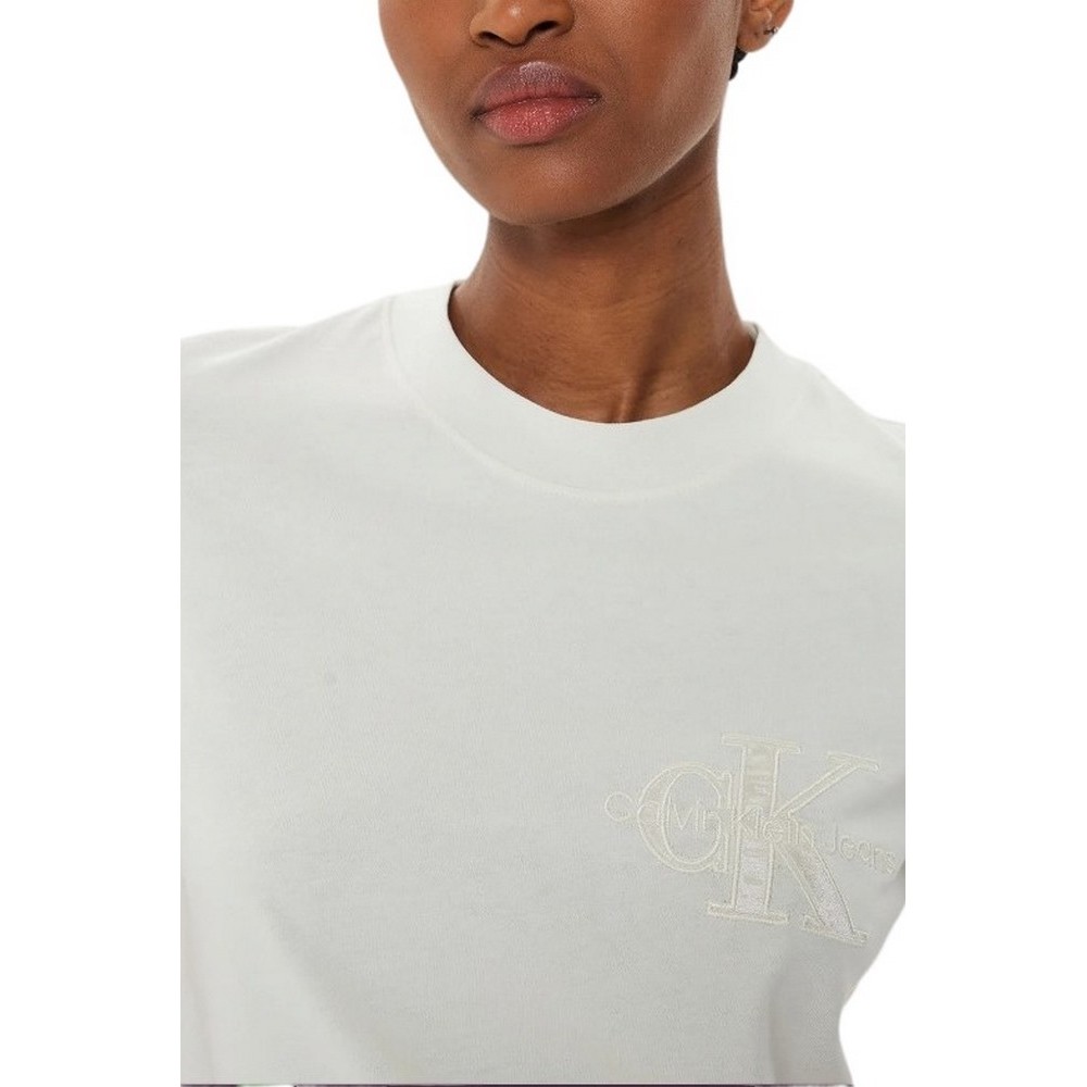 CALVIN KLEIN JEANS SATIN APPLIQUE REGULAR T-SHIRT ΜΠΛΟΥΖΑ ΓΥΝΑΙΚΕΙΑ IVORY