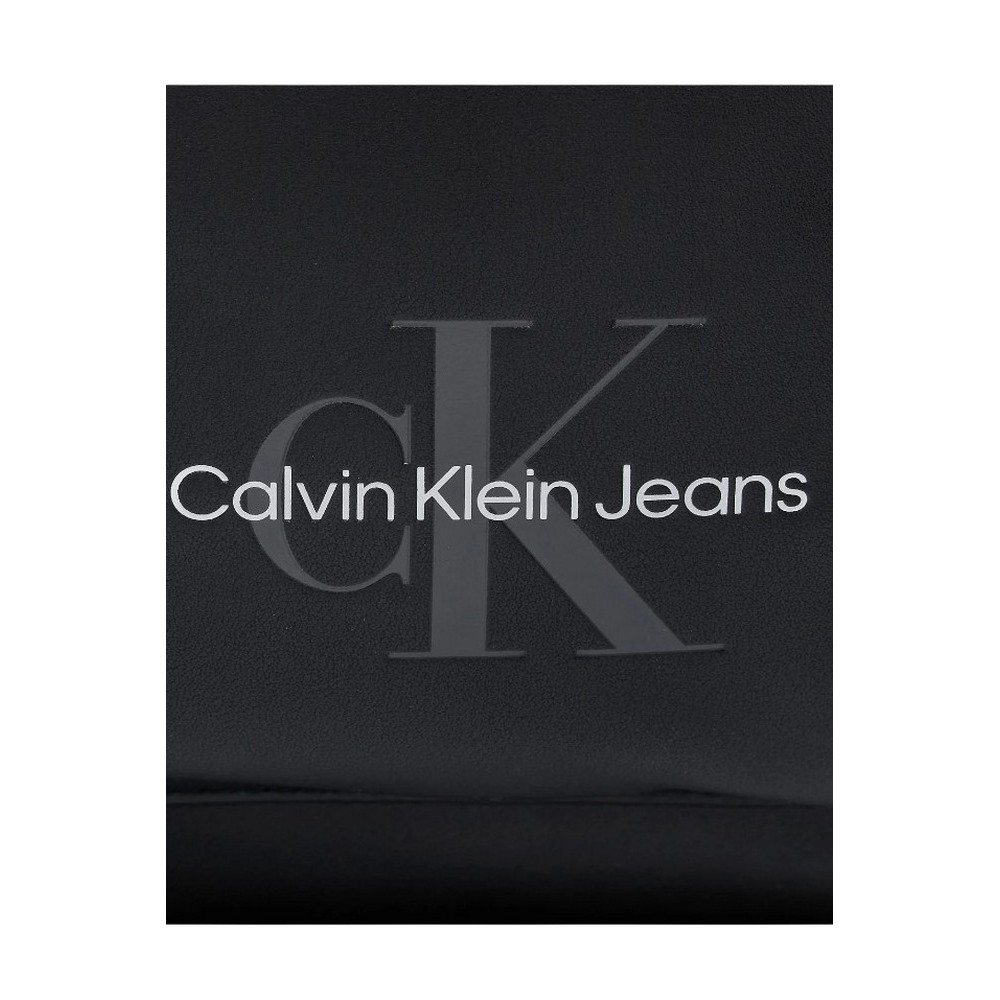 CALVIN KLEIN JEANS MONOGRAM SOFT CAMPUS BP ANGLED40 ΤΣΑΝΤΑ ΑΝΔΡΙΚΗ BLACK