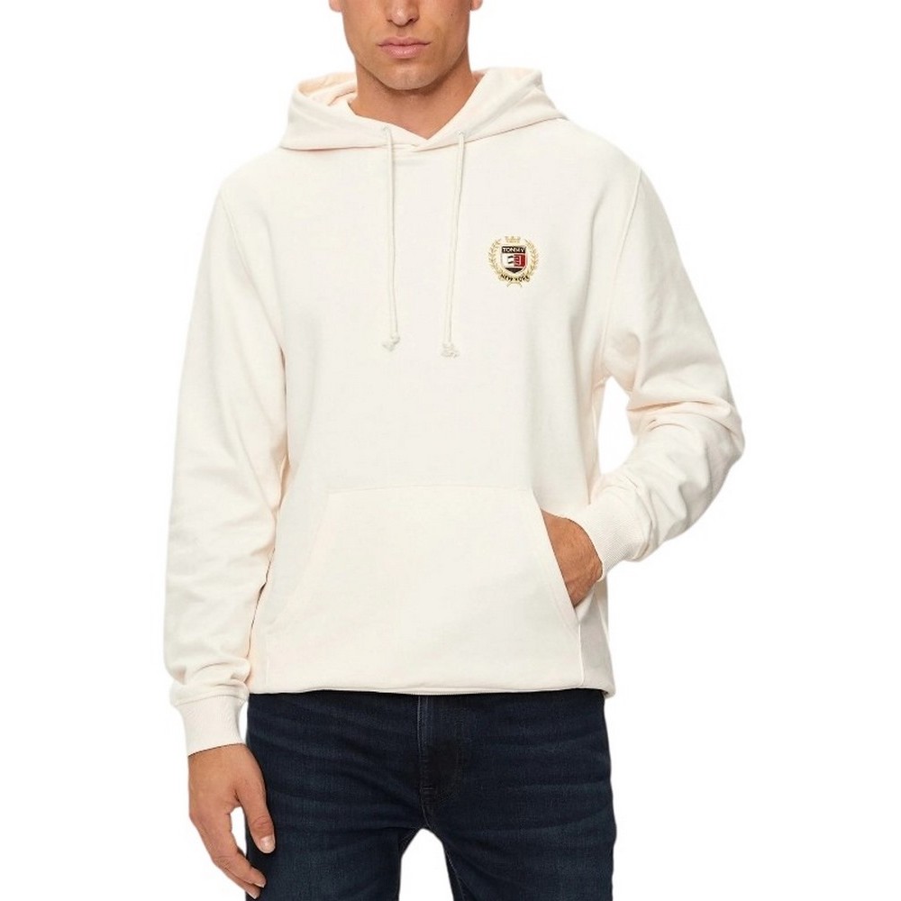 TOMMY JEANS REG FLAG CREST HOOD ΜΠΛΟΥΖΑ ΦΟΥΤΕΡ ΑΝΔΡΙΚΗ OFF WHITE