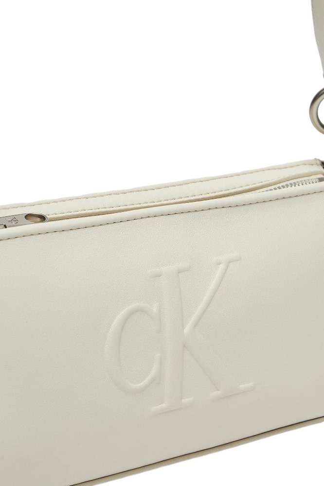 CALVIN KLEIN JEANS SCULPTED SHOULDER POUCH25 DEBOSS ΤΣΑΝΤΑ ΓΥΝΑΙΚΕΙΑ ECRU