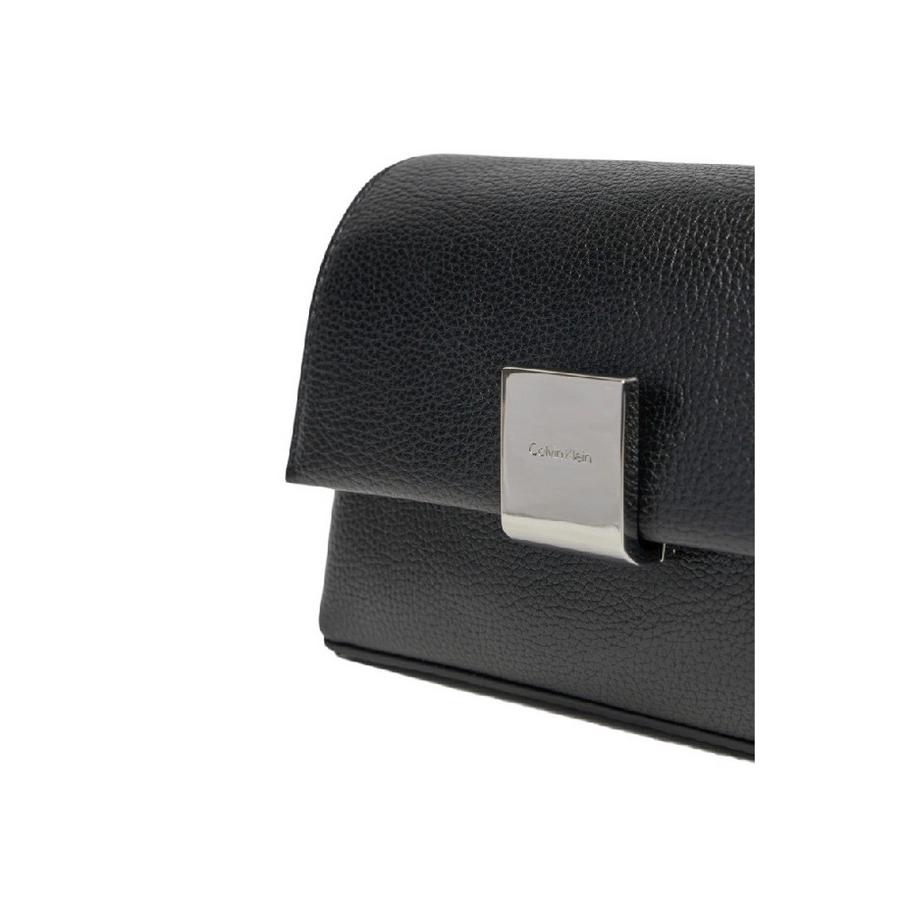 CALVIN KLEIN PLAQUE SM CROSSBODY ΤΣΑΝΤΑ ΓΥΝΑΙΚΕΙΑ BLACK