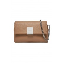 CALVIN KLEIN PLAQUE SM CROSSBODY ΤΣΑΝΤΑ ΓΥΝΑΙΚΕΙΑ BEIGE