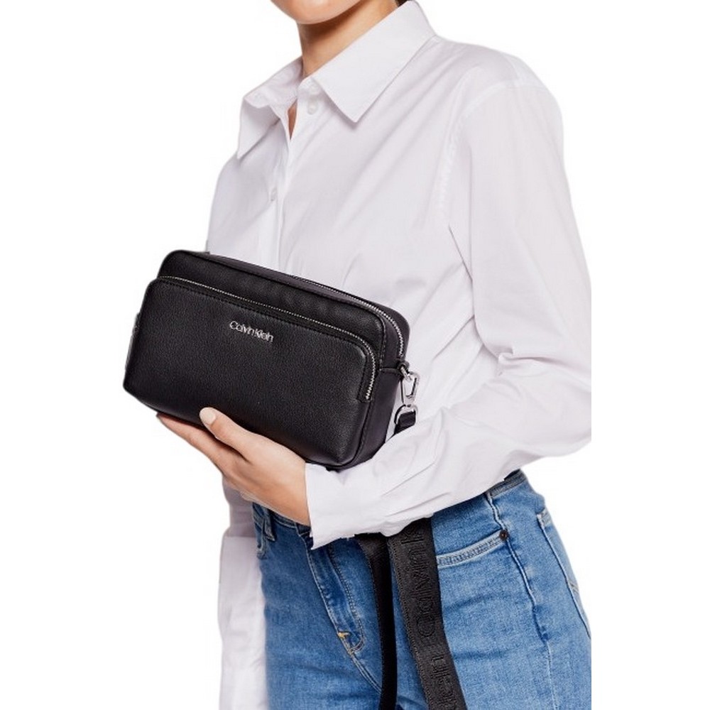 CALVIN KLEIN JEANS MUST CAMERA BAG ΤΣΑΝΤΑ ΓΥΝΑΙΚΕΙΑ BLACK