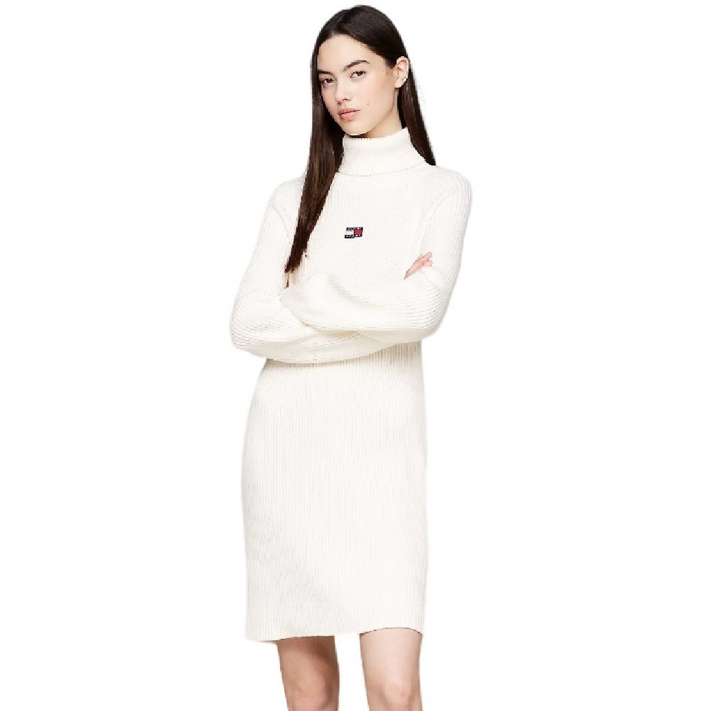 TOMMY JEANS MOCKNECK BADGE SWEATER DRESS ΦΟΡΕΜΑ ΓΥΝΑΙΚΕΙΟ OFF WHITE